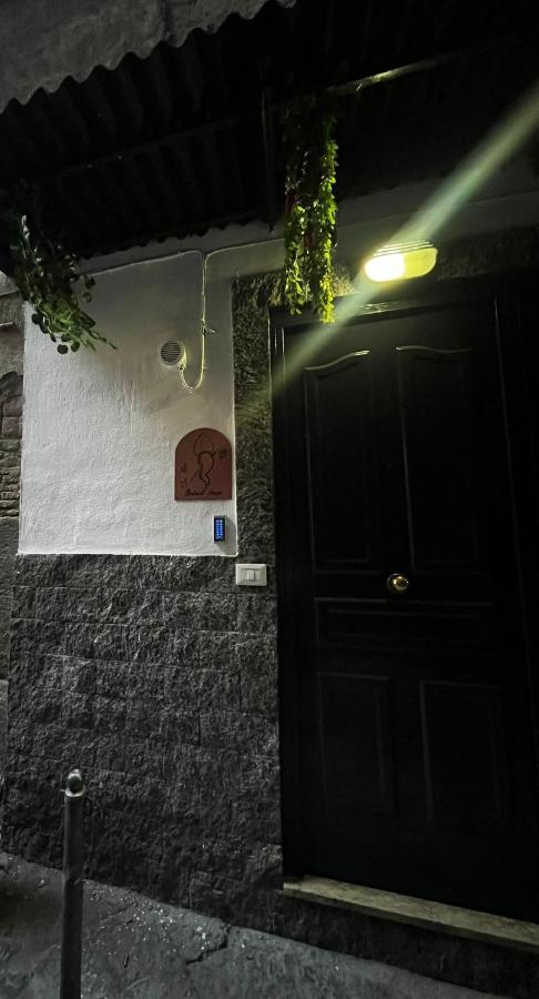 On Ciro Central House Naples Exterior photo